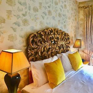 Heritage King Room